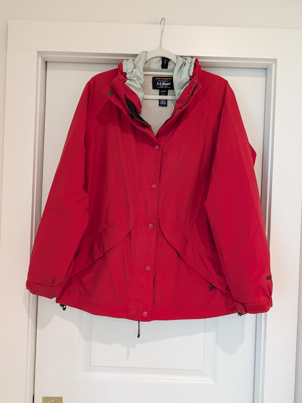 L.L. Bean Goretex Women's Red Waterproof Jacket Size L